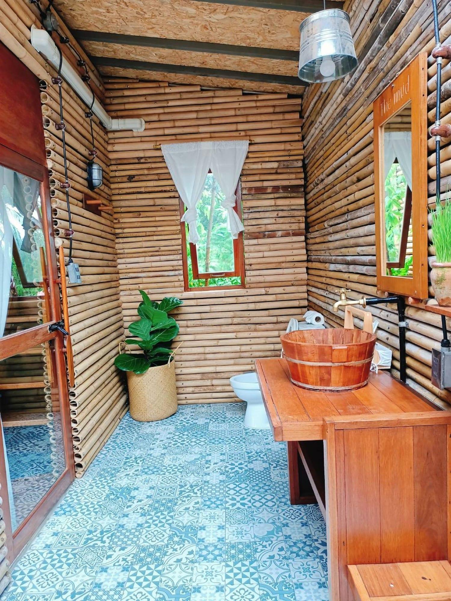 Resort The Mud - Eco Hotel Ban Bang Po